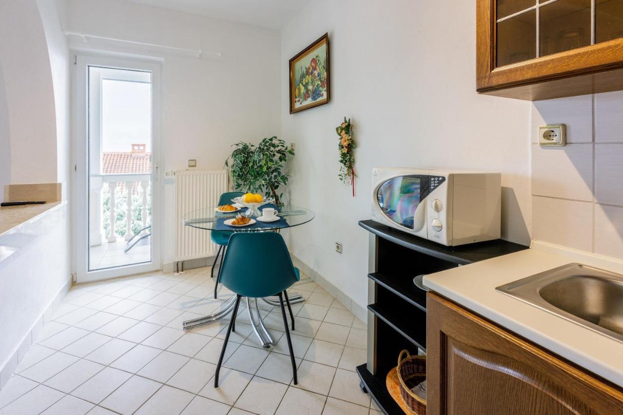 Apartments Anita Novi Vinodolski Luaran gambar